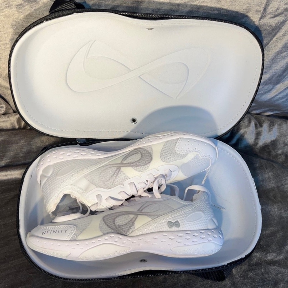 Nfinity Alpha Cheer shoes sz 6.5